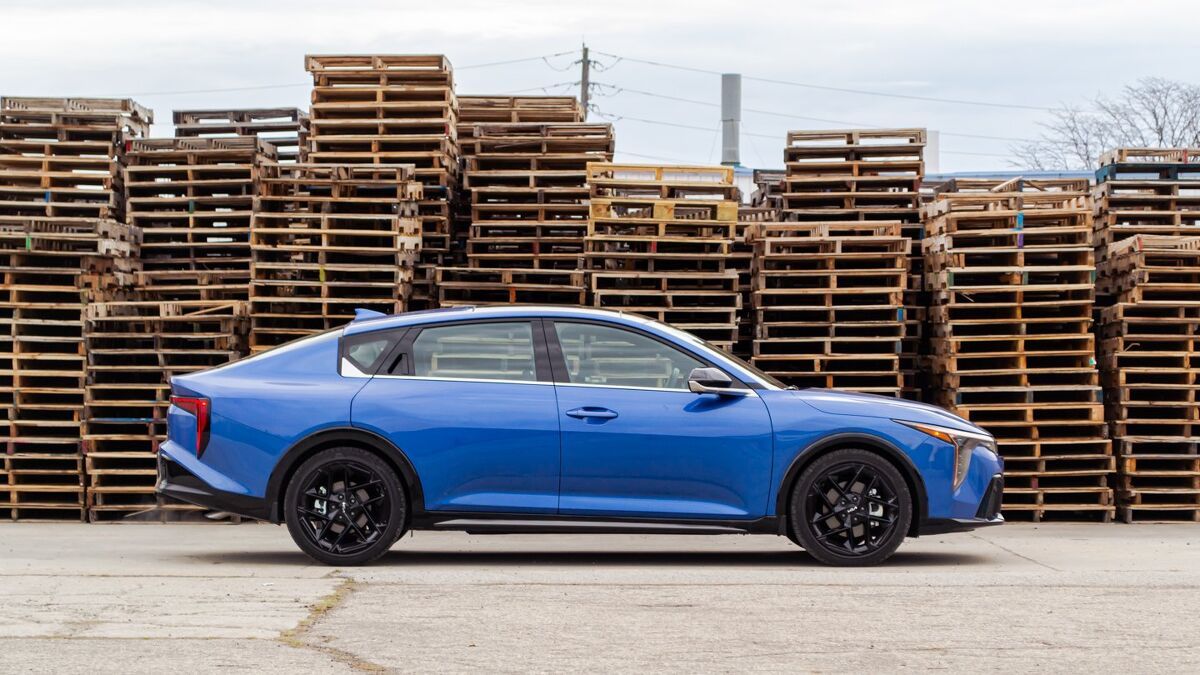 Volkswagen Jetta vs Kia K4 Comparison