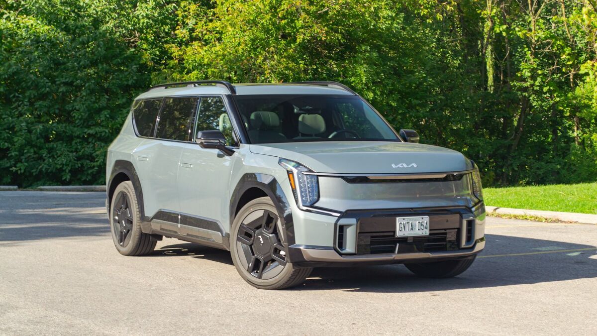 Hyundai Ioniq 9 vs Kia EV9 Comparison: Family EV Face-Off